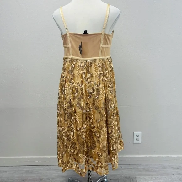 Torrid Gold Embroided Sequin Lace Midi Dress - NEW! - Size 18 Midi Torrid Gold Embroided Sequin Lace Midi Dress - NEW! - Size 18 Midi